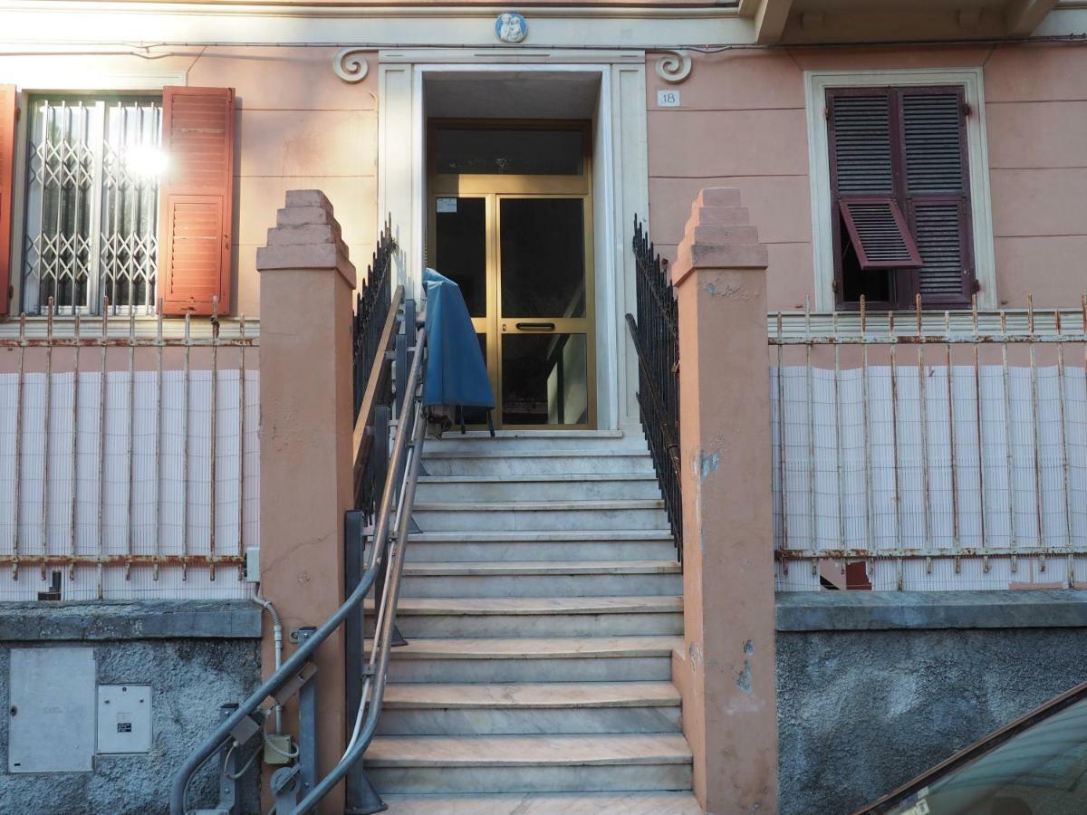 La Porta Accanto A Soli 900 Mt Dal Gaslini Genua Exterior foto
